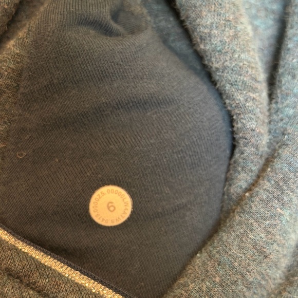 Lululemon Scuba Jacket - Picture 3 of 5